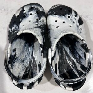 Black/White Tie Dye Crocs Size 7